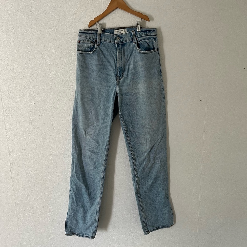 Abercrombie The 90s Straight Ultra High Rise